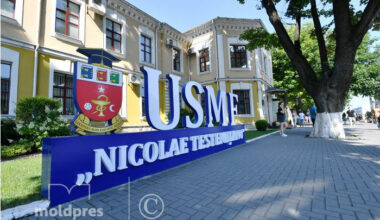 Nine students of Nicolae Testemitanu State medical University of Moldova awarded merit scholarships by state