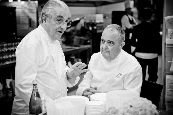 GIGANTI. Con l'amico e collega Gualtiero Marchesi, scomparso il 27 dicembre 2017
