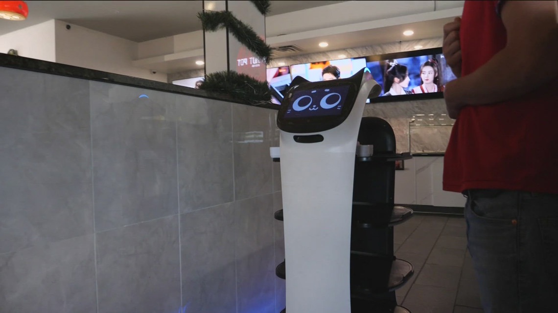 How restaurants are using AI and robots to improve their bottom line