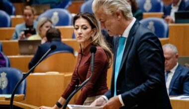 Dilan Yesilgöz (VVD) en Geert Wilders (PVV) bij de Algemeen Politieke Beschouwingen in september