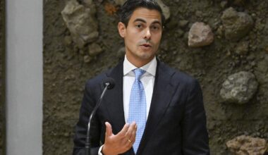 Rob Jetten (D66) zit met zijn partij in de lift.