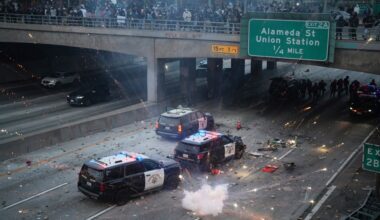 Feds have charged 97 people for interfering with immigration officers in the Central District – Daily News