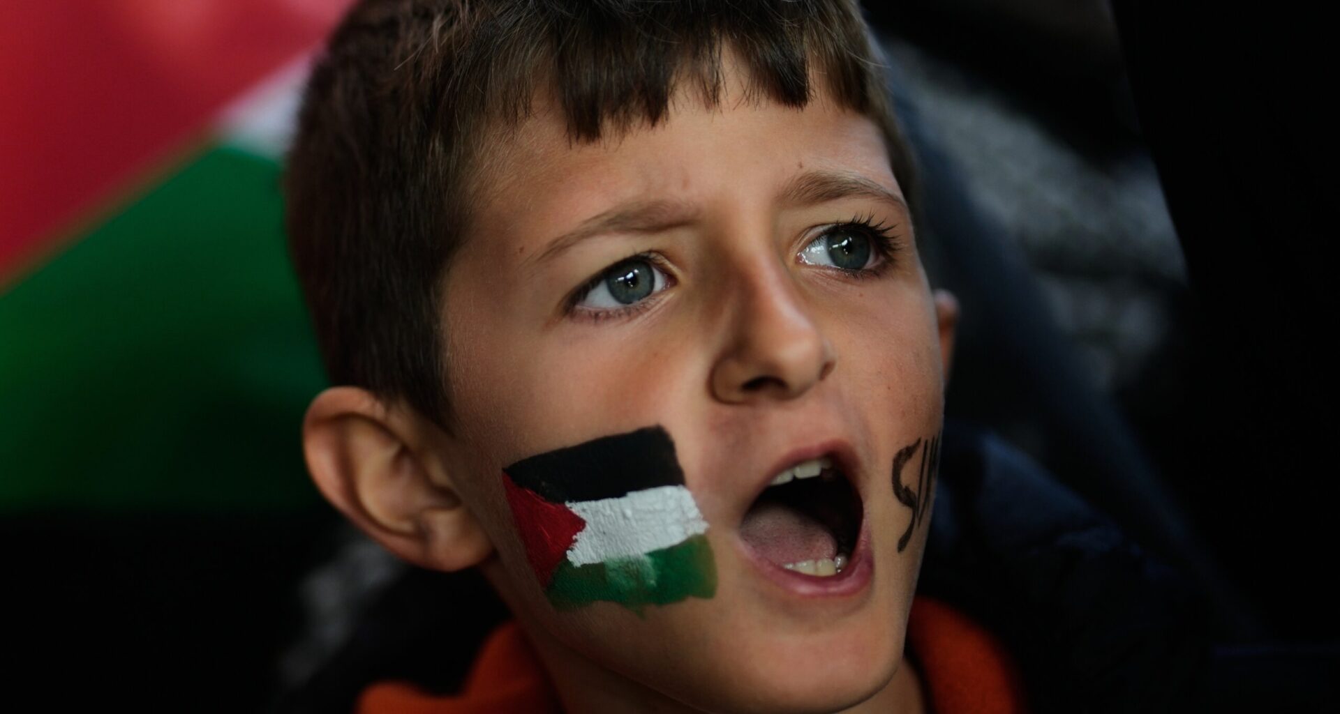 Hundreds of thousands march across Europe in support of Palestinians