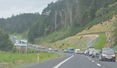 Labour Weekend road toll at two, police urge holidaymakers to drive home carefully