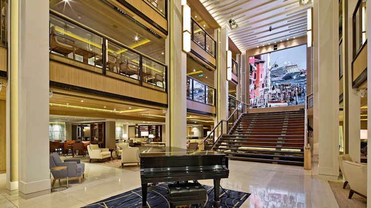 Viking Saturn atrium