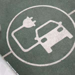 Incentivi auto elettriche 2025, fondi esauriti in un giorno: 600 milioni di euro bruciati e oltre 55.000 voucher prenotati