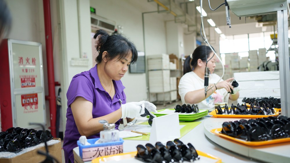 China factory, shoe production China