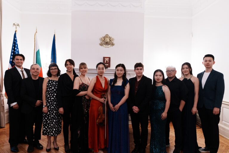 Musicians dazzle Bulgarians; Luxembourg gets new monarch