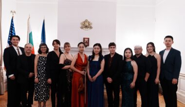 Musicians dazzle Bulgarians; Luxembourg gets new monarch