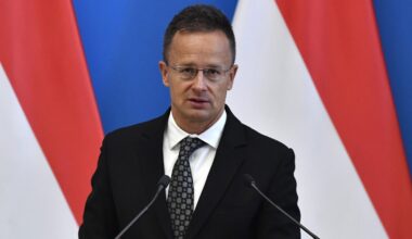 Szijjártó Péter közölte: Magyarország akár pert is indíthat, ha az EU-ban betiltják az orosz energiát