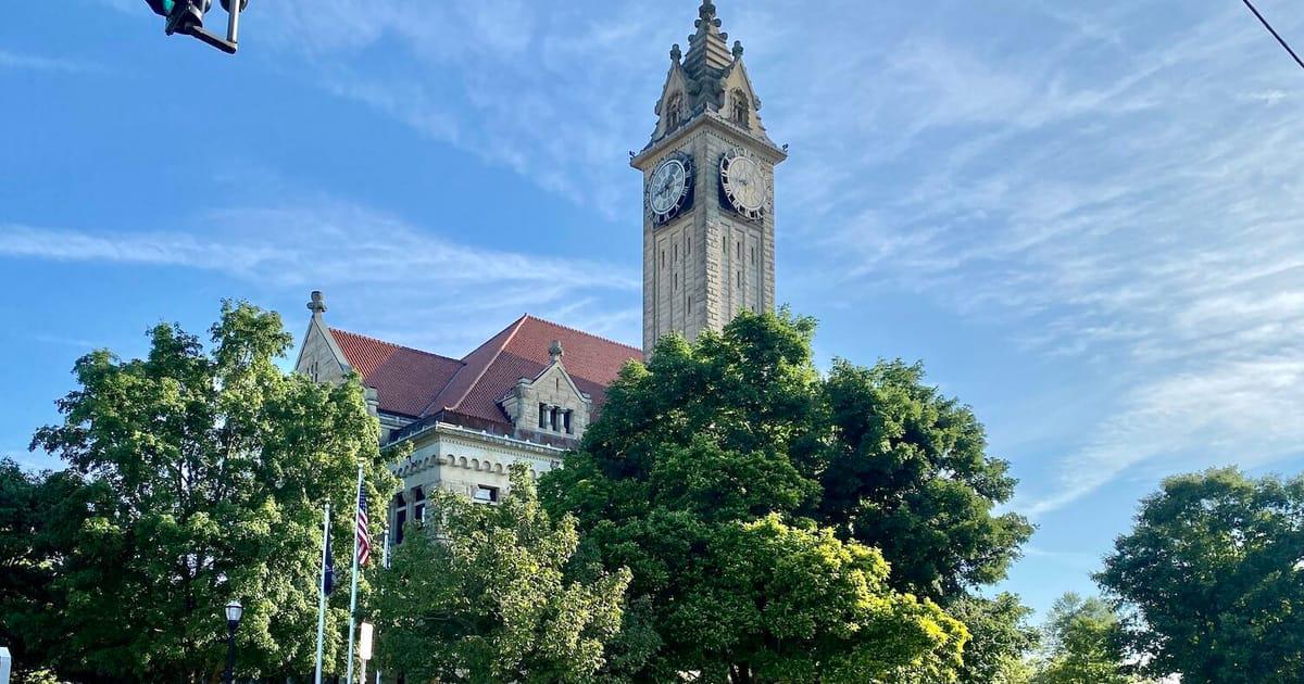 Why one Ohio couple is suing their city over rooftop solar fees. The case deals with a monthly charge imposed by the city of Bowling Green’s municipal utility on its few customers with solar panels on their rooftops. Customers who use batteries to store surplus solar power pay even more.