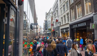 Netherlands residents' trust in politics historically low