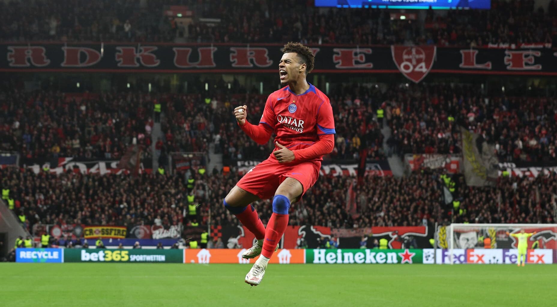 victoire écrasante des Parisiens dans un match totalement fou