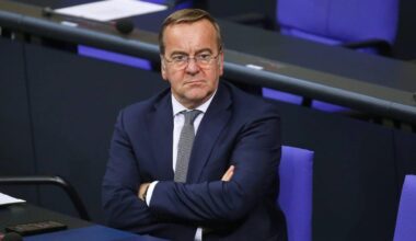 Wehrpflicht-Debatte im Bundestag: "Pistorius zündet hier den Laden an"