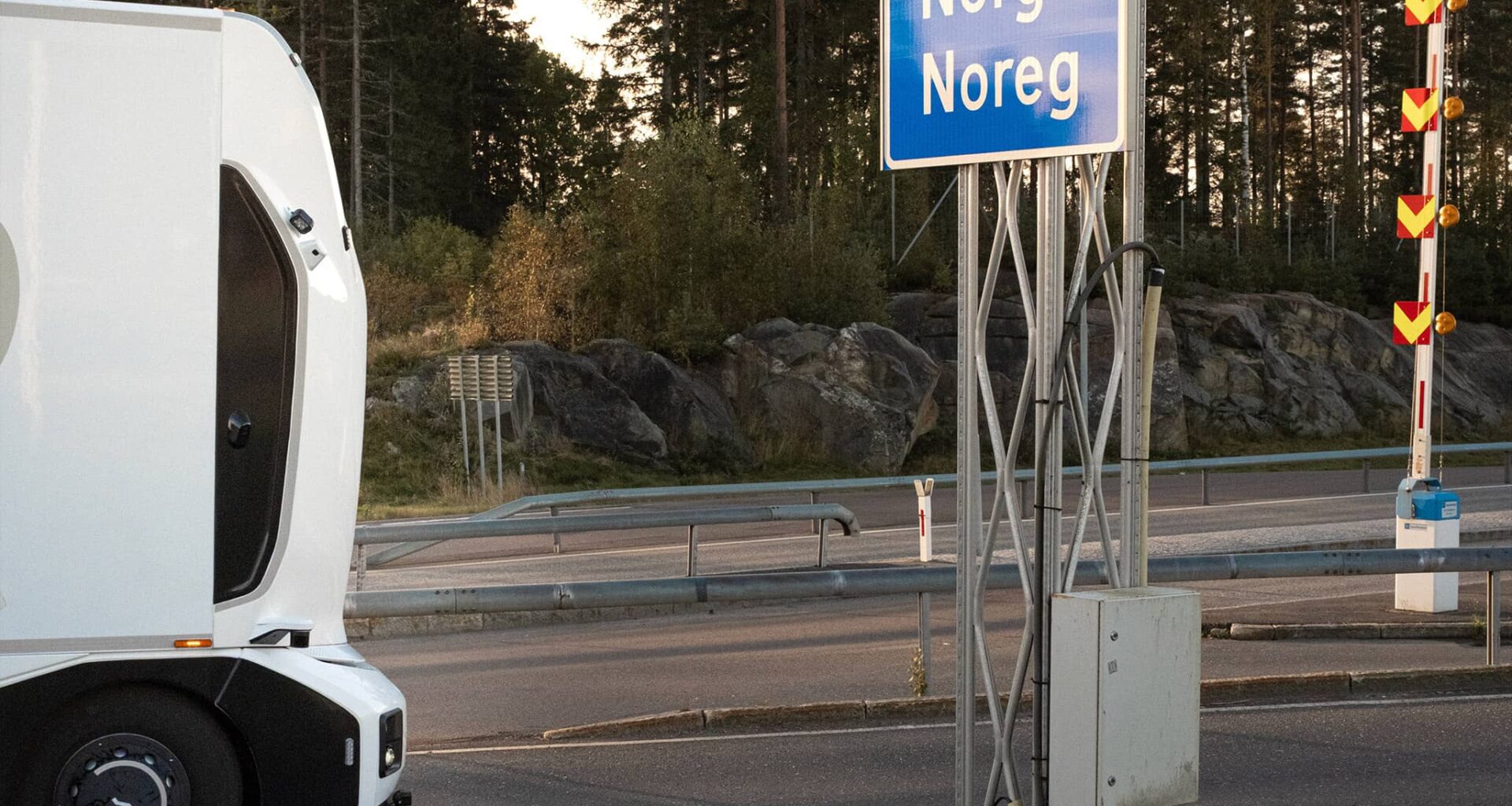 A delivery from Sweden to Norway for you - no need to thank the driver