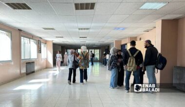 Students in the dean’s building at the Faculty of Arts and Humanities, Damascus University, October 12, 2025 (Enab Baladi/Ahmed al-Hammoud)
