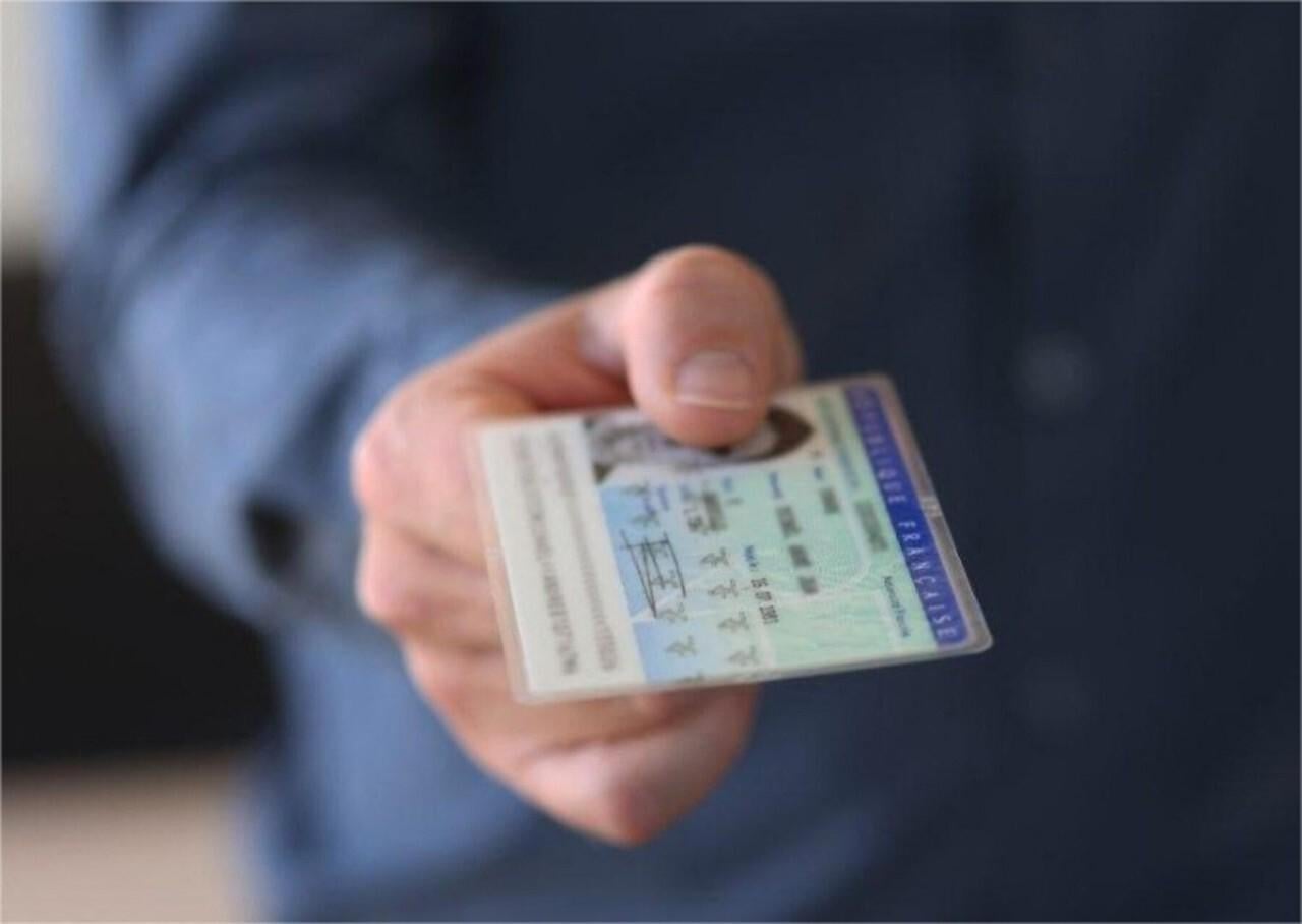 La mention du sexe bientôt effacée des cartes d'identité ? Des députés vont débattre "pour une égalité réelle"