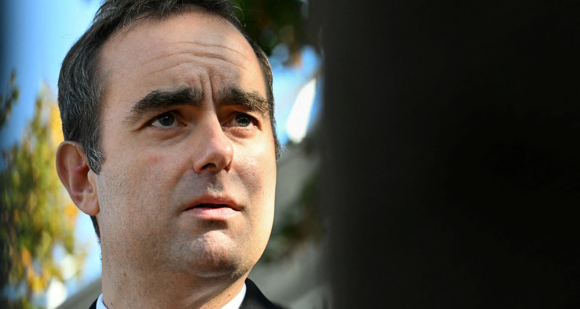 cover French PM urges end to &#8216;ridiculous spectacle&#8217; as budget deadline looms