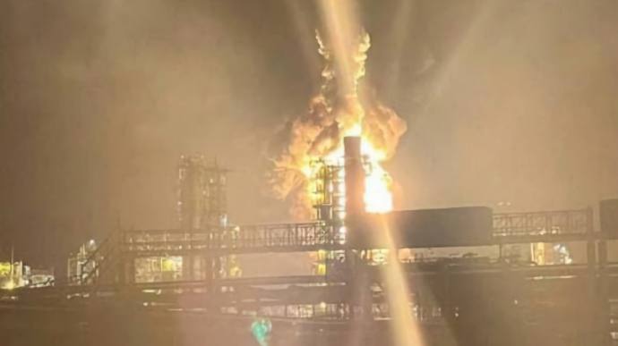 Drone Strikes Halt Nearly 40% of Russia’s Oil Refining Capacity