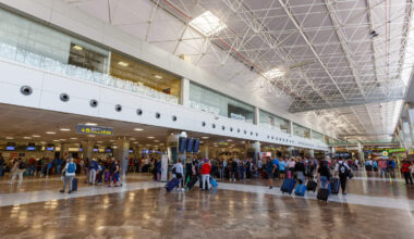 Er werden zoekacties gehouden in 73 kluisjes van luchthavenmedewerkers en in drie woningen van hoofdverdachten.