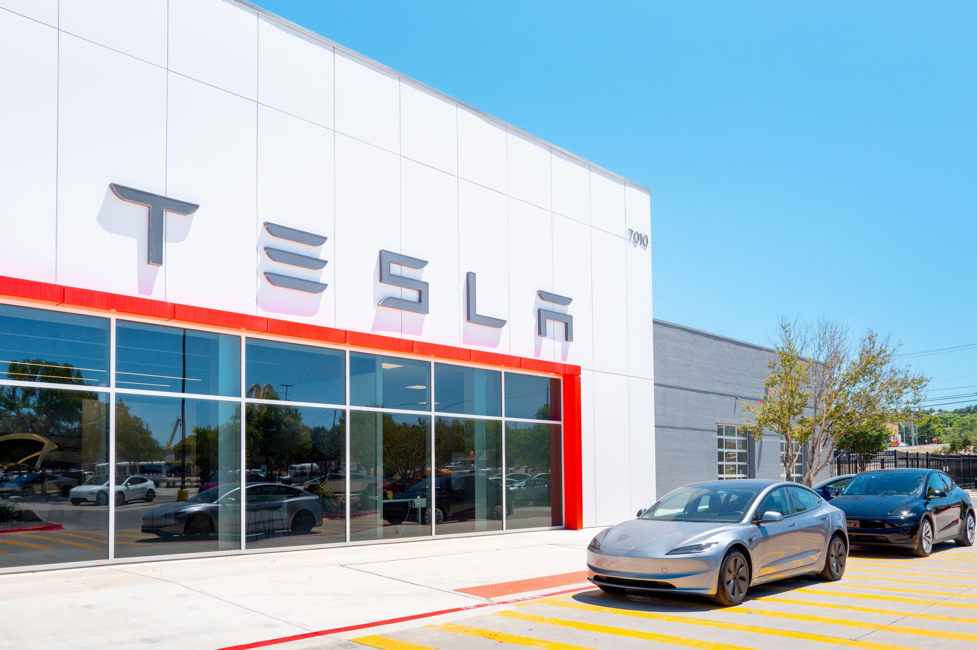 There were several reports of injuries from crashes involving the full self-driving function on Teslas