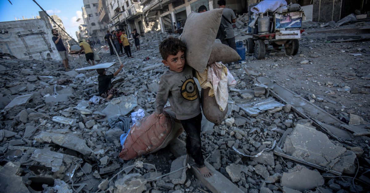 Israel and Hamas Agree to ‘First Phase’ of Peace Deal