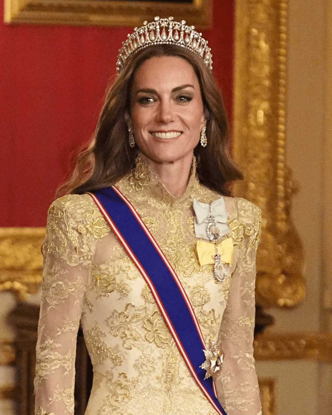 The Royal History of The Cambridge Lover's Knot Tiara 13 Kate Middleton wears the Lover's Knot Tiara windsor castle state banquet