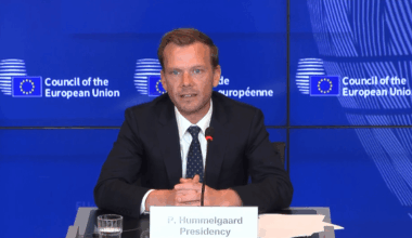 - Hvis jeg var journalist, ville jeg følge pengene, siger Hummelgaard om ophedet Chatkontrol-debat