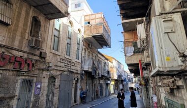 To sit in the sukkah comfortably, some Jerusalemites are living on the edge
