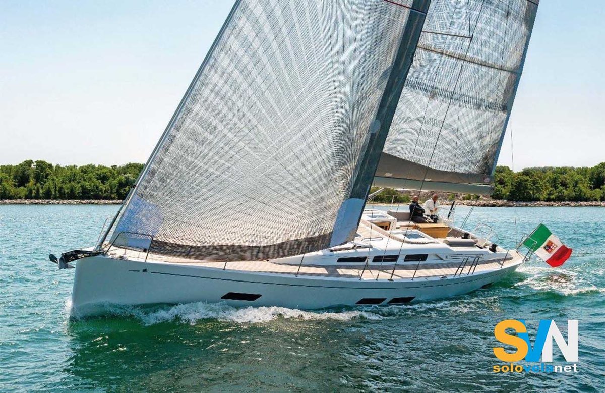 Italia Yachts 16.98 in navigazione