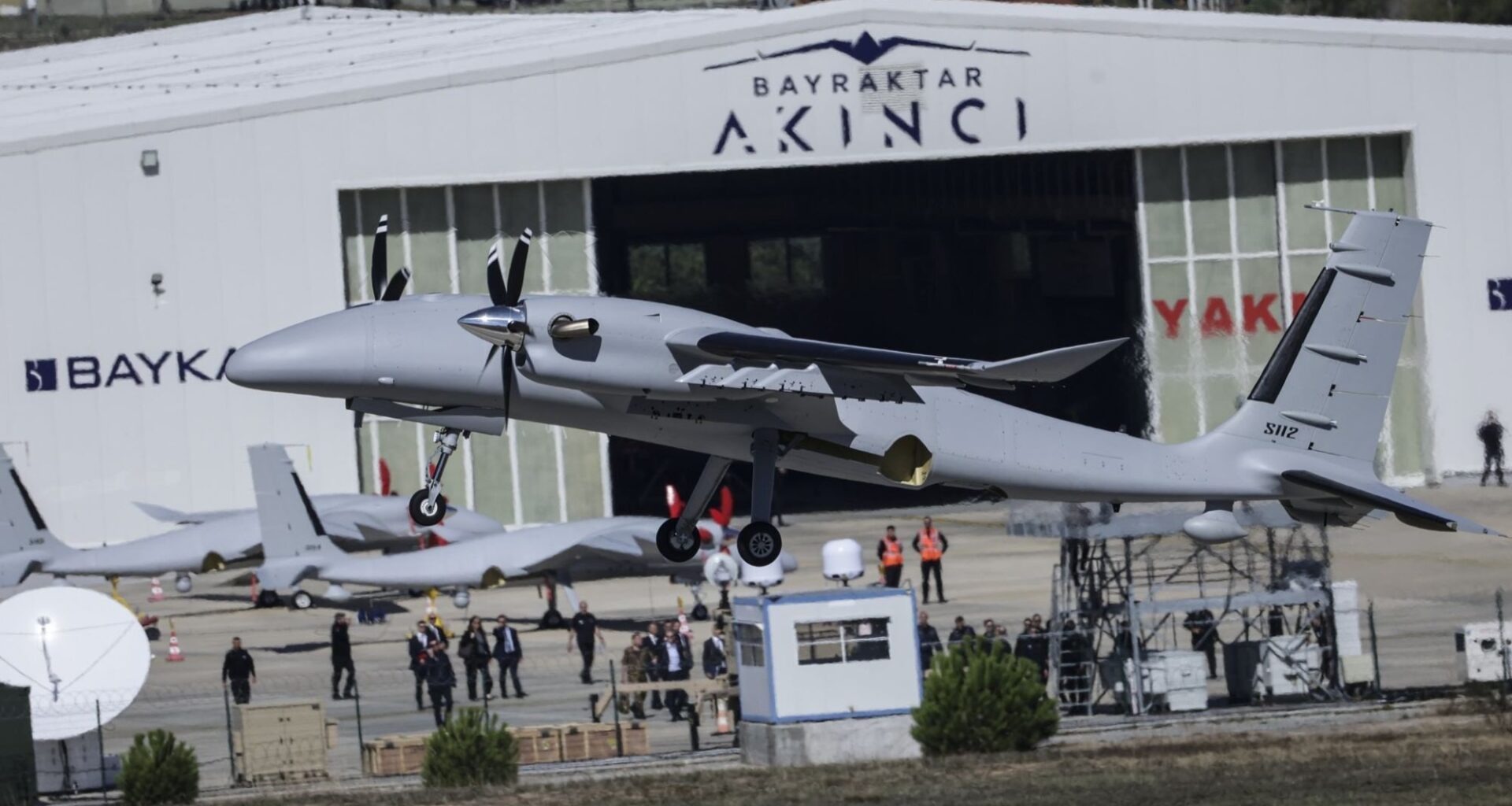 Italian Delegation Visits Baykar for Kizilelma and Akinci Demos