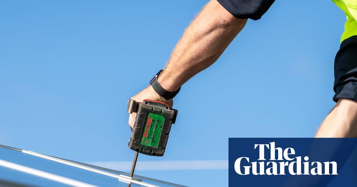 Australia’s Household Energy Bills Will Halve by 2050, Modelling Suggests |   “For too long, federal governments of both political colours have avoided pricing carbon because they fear higher electricity prices. Our report shows that the source of that fear is becoming outdated.”
– Alison Reeve