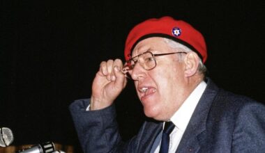 Loyalists linked to Ian Paisley carried out ‘false flag’ bomb attacks, British army intelligence records reveal