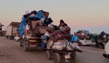 Thousands of Palestinians fleeing Gaza City amid Israeli attacks