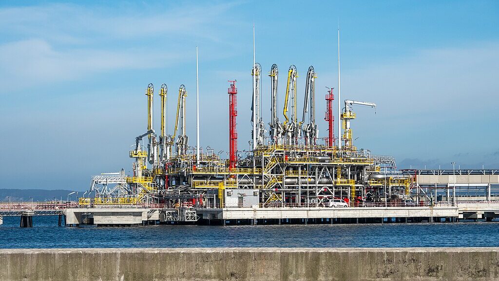 Qatar May Halt LNG Exports to EU Over Excessive Red Tape ━ The European Conservative