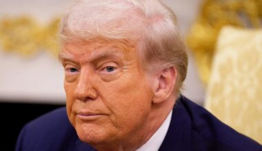 As the public sours on his economic performance, Trump tries playing make-believe