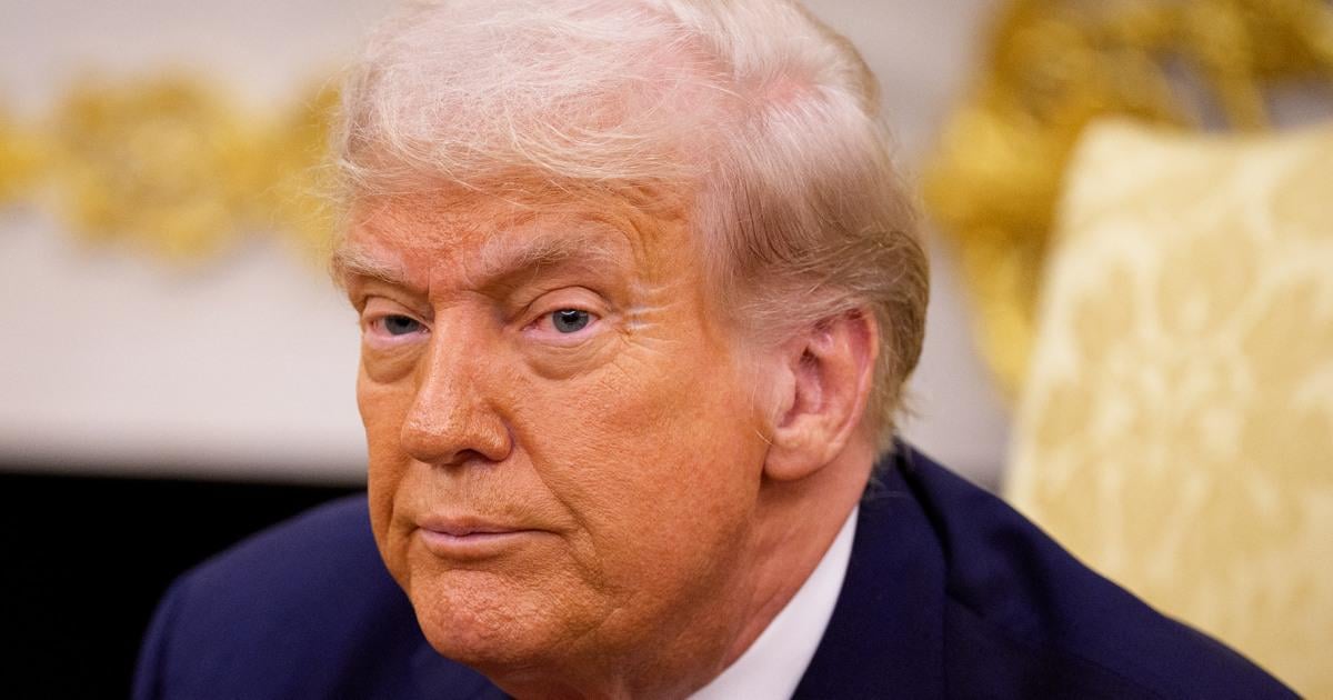 As the public sours on his economic performance, Trump tries playing make-believe