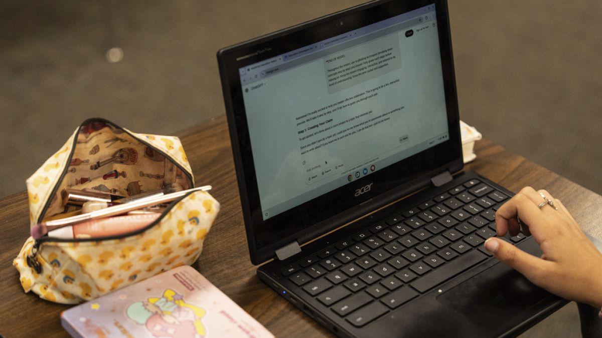 Un adolescent de Floride arrêté après avoir demandé à ChatGPT comment tuer son ami