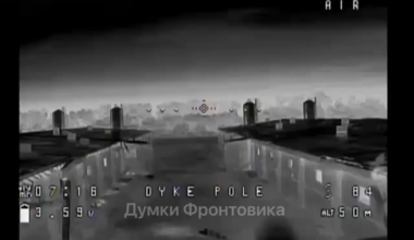 Ukrainian drone strikes russian drone operator who has just launched his drone