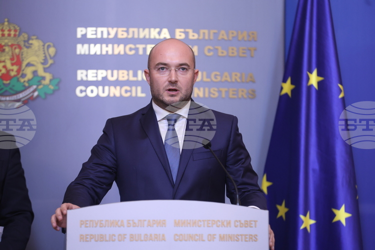 България е постигнала значителен напредък по плана за излизане от „сивия списък“ за изпиране на пари, написа правосъдният министър