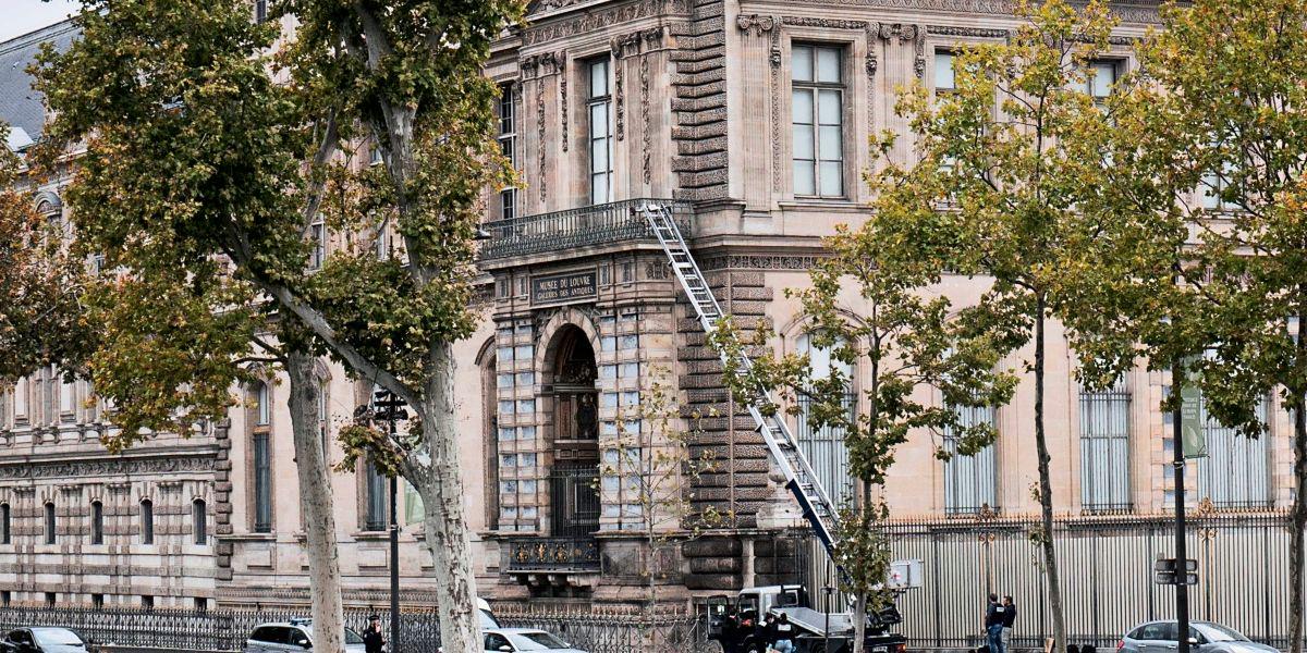 Deutscher Aufzug half beim Louvre-Einbruch: Firma macht nun Werbung damit