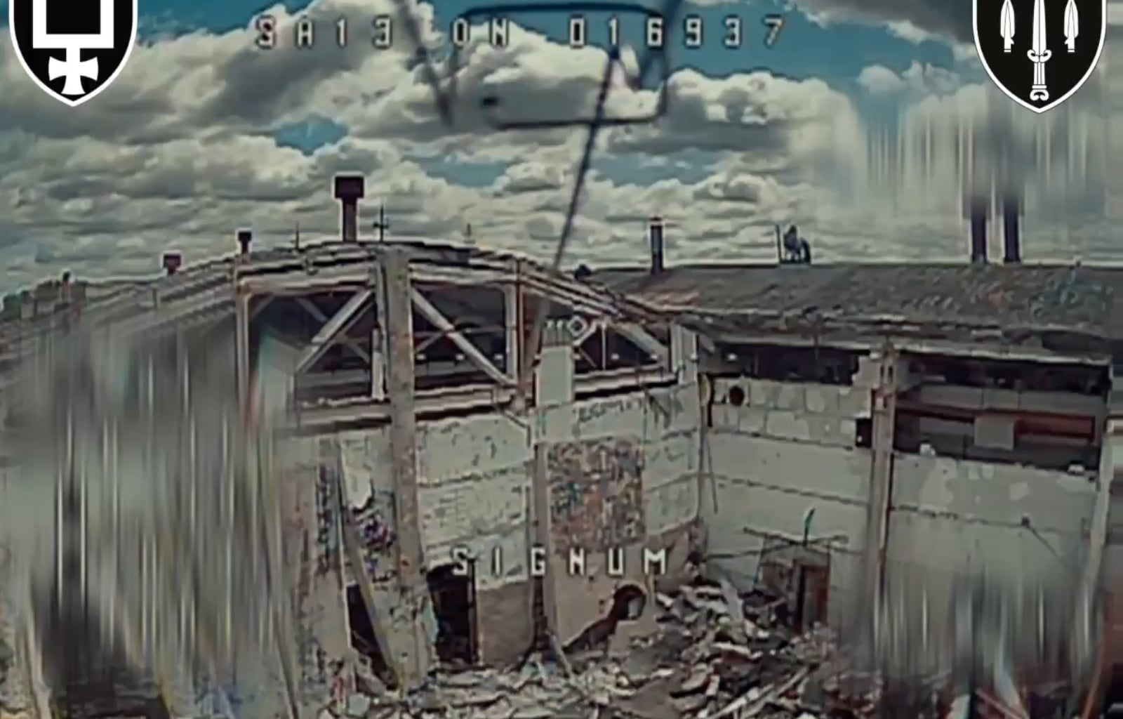 Ukrainian fiber-optic FPV drone skillfully flew trough a building to hit a hidden Russian tank. SIGNUM Battalion, Lyman-Siversk direction. 23.10.2025
