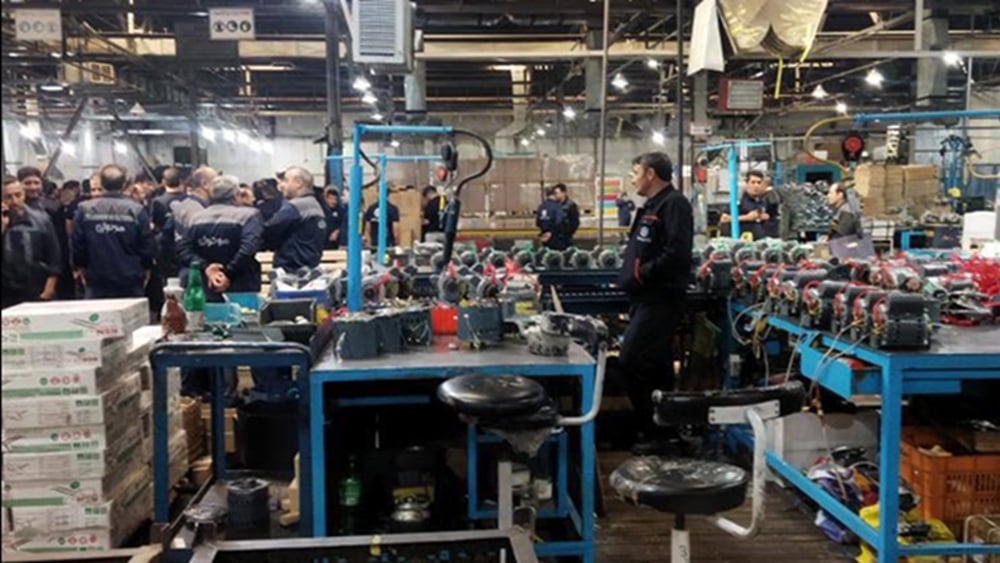Tabriz – Workers of the Motogen Company, a major producer of single- and three-phase electric motors used in pumps and industrial machinery, continued their strike for a fifth consecutive day on October 11, 2025