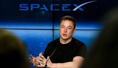 Elon Musk's SpaceX Shakes Up Bitcoin Market With $133 Million Transfer - Tesla (NASDAQ:TSLA)