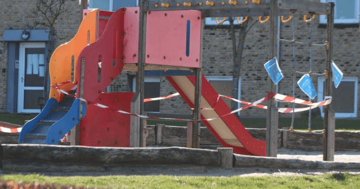 Syrisk mand voldtager lille pige på legeplads