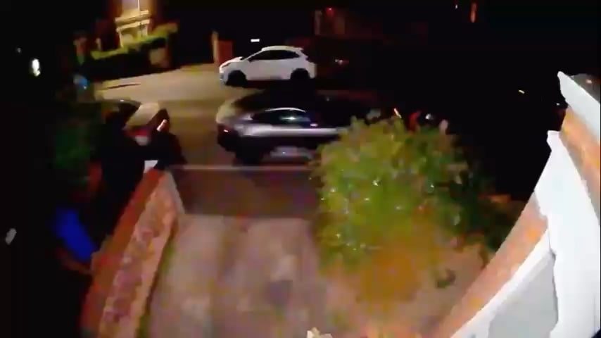 Scammed? Woman knocked on my door at 1am claiming to be locked out and needed £15 to go to friend’s house where she left her keys. Gave me an iPad as collateral.