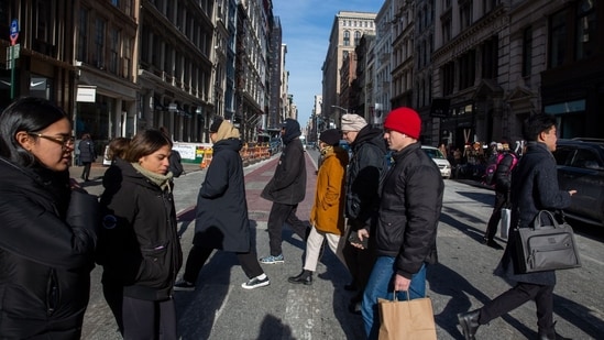 Mass layoffs and AI advancements contribute to the 'Great Freeze' in the US labor market, limiting job opportunities and career advancement.. Photographer: Shelby Knowles/Bloomberg(Bloomberg)