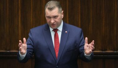 Przemysław Czarnek ostro o ekscesach w sejmowej restauracji. "Wara od naszych posłów!"