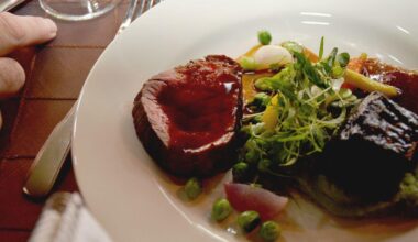 By merely eating chicken instead of beef half the time and only throwing half as much meat in the trash, Americans could magically erase the CO2 emissions of, say, the Netherlands. And no cheeseburgers need to be pried from anyone's cold, dead hands. Think they'll do it?