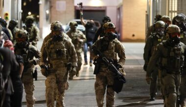 Trump plans to federalize 300 troops in Illinois, as judge blocks a similar mobilization in Oregon